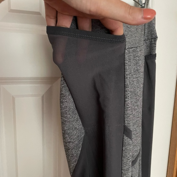 Gymshark Grey Mesh Back Leggings Size Large - Picture 6 of 9